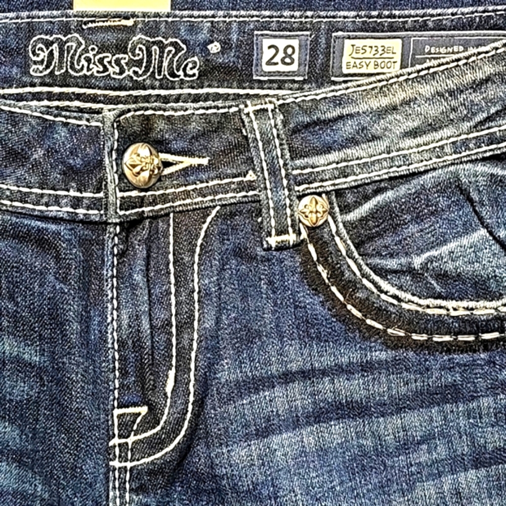 💥Miss Me Easy Bootcut Jeans.👢Women's: Waist 28x33 Inseam. - Picture 6 of 12